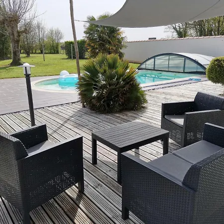 Proche Des Plages Holiday home Saint-Romain-de-Benet
